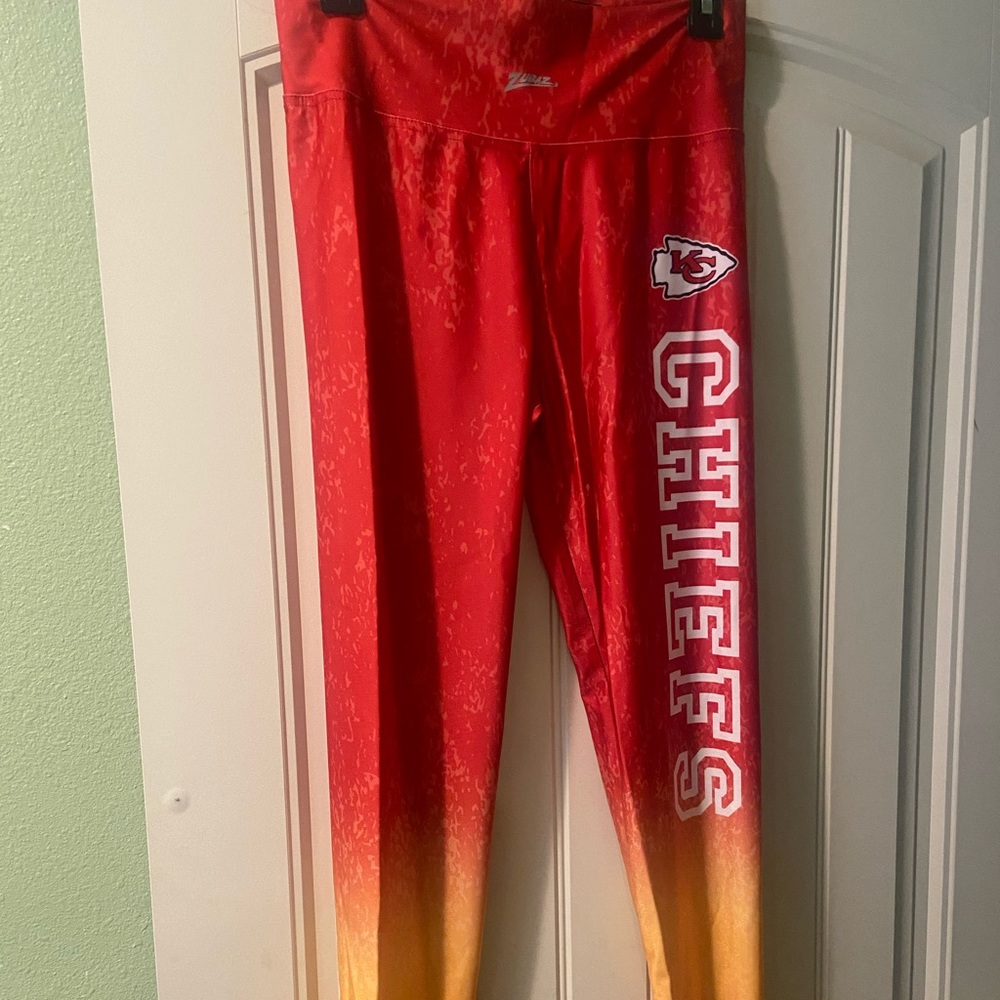 Hey Swifties!!!! Look at these cute leggings.